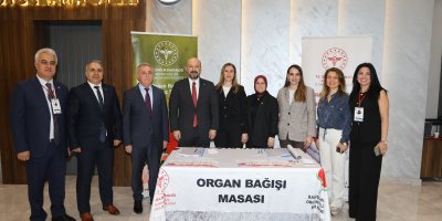 Lise öğrencileri tıp sempozyumuna katıldı