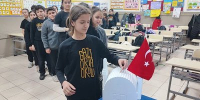 Adanalı çocuklar Türkiye'ye örnek oldu! Bu kuyruk iyilik kuyruğu