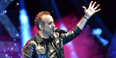 Haluk Levent 2 Nisan'da Yüreğir'de
