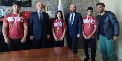 Yüreğirli öğrencilerden bilek güreşinde önemli başarı