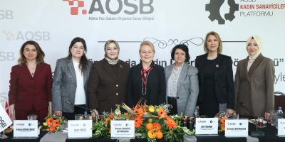 AOSB'de iş dünyasinda kadin liderliğinin dönüşümü konuşuldu