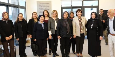 Süreyya Yavuz “Kalpten Kalbe Bir Gün” etkinliğinde huzurevi sakinleriyle buluştu