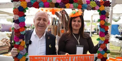 Ümit Özdağ Portakal Çiçeği Karnavalı’nda Adanalılarla buluştu