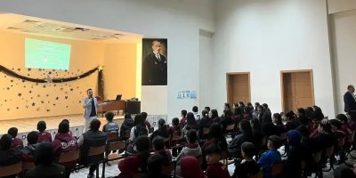 ATÜ’lü akademisyen üç ilde öğrencilere dijital okuryazarlık anlattı