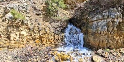 Depremde kuruyan su kaynağı 3 yıl sonra yeniden akmaya başladı