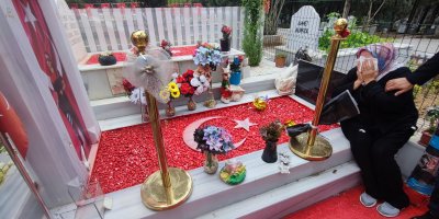 Güvenlik kameralı polis mezarından hırsızlık, anneyi gözyaşlarına boğdu