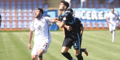 Hatayspor 10 kişi kaldı, Adana Demirspor ağır yenilgiden kurtulamadı: 4-0