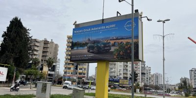 Nissan’dan acayip Adana görseli: garip Taşköprü, acayip Merkez Cami… Turunçlarda sorun yok!