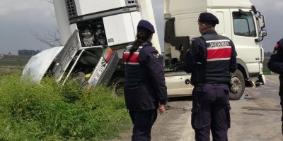 Ceyhan’da feci kaza: Otomobil sürücüsü hayatını kaybetti