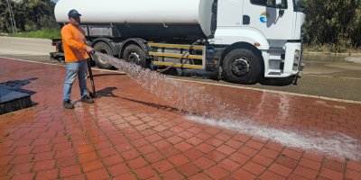 Çukurova Belediyesi’nden park ve yeşil alanlarda yoğun mesai