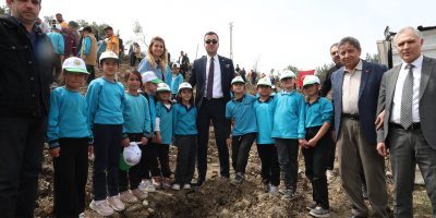 Akdam'da 1000 fidan toprakla buluştu