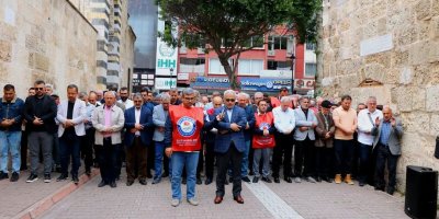 Adana’da okul saldırısı kurbanları için gıyabi cenaze namazı kılındı
