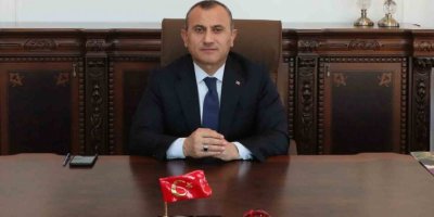 Vali Tuncay Sonel'in adının verildiği sokağın tabelası söküldü