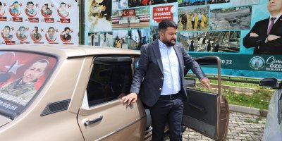 Fekeli gaziden Kaymakam Yılmaz'a, Ferdi Tayfur'un "Hatıran Yeter" şarkısıyla teşekkür