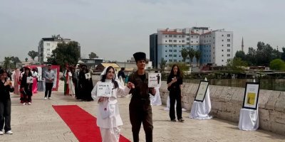 Taş Köprü’de sanat şöleni: “Bir Tuval Bin Karakter” sergisi ilgi gördü