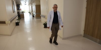 61 yaşındaki beyin cerrahı, maraton koşusunda uluslararası ödül kazandı