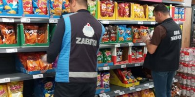 Yumurtalık'ta Zabıta ekiplerinden marketlere sıkı denetim