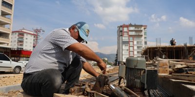 İnşaat işçileri 1 Mayıs'ta da mesai yaptı