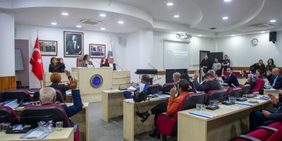 Seyhan Belediye Meclisi’nde Merhum Metin Erdoğan anıldı