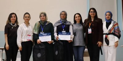 Adana’da üniversiteliler münazara finalinde yarıştı