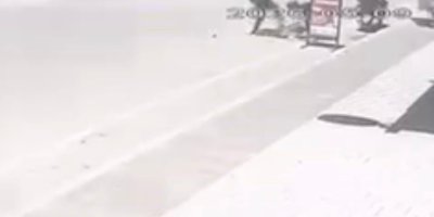 Sokak ortasında çocuğuna şiddet uygulayan anne gözaltına alındı