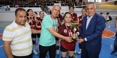 Karaisalı’da 19 Mayıs coşkusu voleybol turnuvasıyla yaşandı