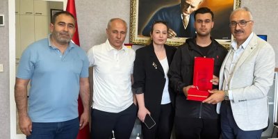 Sarıçamlı öğrenci kaynakçılık yarışmasında Türkiye üçüncüsü oldu