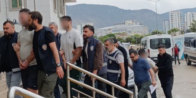 Kozan’da işlenen cinayetin zanlısı olan beş kişi adliyeye sevk edildi