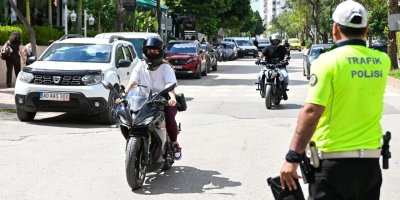 Adana’da motosiklet sürücülerine ceza yağdı