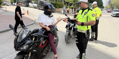 Adana’da motosiklet sürücülerine ceza yağdı