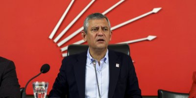 Özgür Özel’den CHP Genel Merkezi’nde sert açıklama: “Buradan çıkmayacağız”