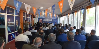 AK Parti teşkilatı Feke’de bayramlaşma programında buluştu