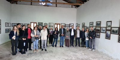 İletişim Fakültesi öğrencileri Kozan'ın kurtuluşuna tanıklık eden tarihi belgeleri yerinde inceledi