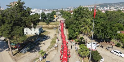 Kozan'da 106 metrelik bayrakla kurtuluş coşkusu