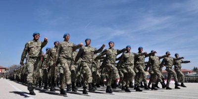 Sözleşmeli askerlere kamuda istihdam yolu açılıyor