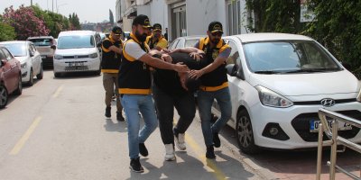 Adana’da aile kavgası kamerada: 3 kişi tutuklandı
