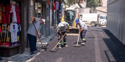 Seyhan Belediyesi yol yenileme çalışmalarına hız verdi