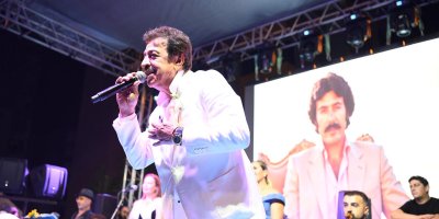 Ahmet Selçuk İlkan'ın 50. Sanat Yılı yolculuğu Adana'da başlıyor