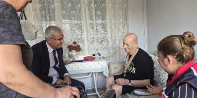 Mustafa Gökboğa’dan Kore Gazisi Hakkı Özgülmaz’a ziyaret