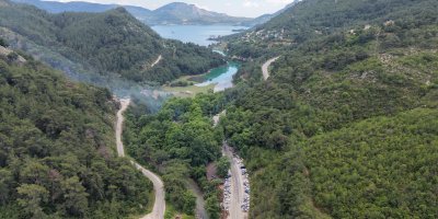Kozan’da mesire alanları doldu, mangal dumanları gökyüzünü kapladı
