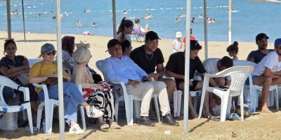 Yumurtalık’ta plaj voleybolu heyecanı yaşandı