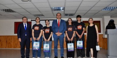 Seyhan İlçe Millî Eğitim Müdürü Murat Çelik'ten Türkiye birincisi öğrencilere ziyaret