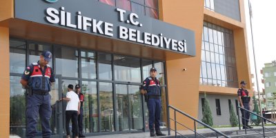 Silifke Belediyesine operasyon: Başkan Mustafa Turgut dahil 18 kişi gözaltında