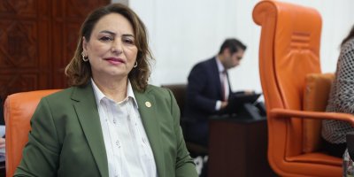 Müzeyyen Şevkin: "Öğretmenlerin çığlığını duyun!"