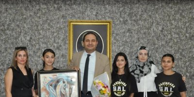 Şampiyon sporcular ve genç sanatçılar Murat Çelik’i ziyaret etti