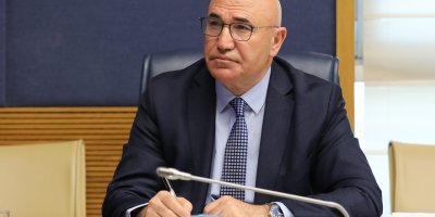 Mahmut Tanal’dan ÇÜ Hukuk öğrencilerine destek