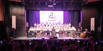 “Müzik Size de İyi Gelsin” etkinliğinde çocuklar sahne aldı