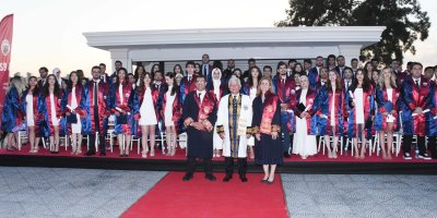 SBÜ Adana Tıp Fakültesi'nde mezuniyet coşkusu