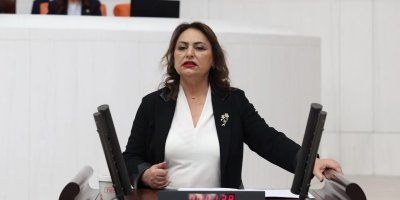 CHP’li Dr. Müzeyyen Şevkin öğrencilerin yurt sorununu Meclis’e taşıdı