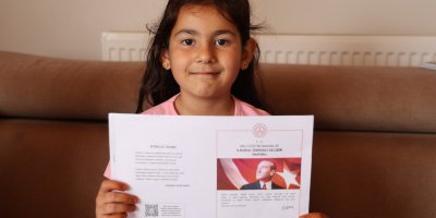 Karnesini alamayan minik Öykü karnesine kavuştu
